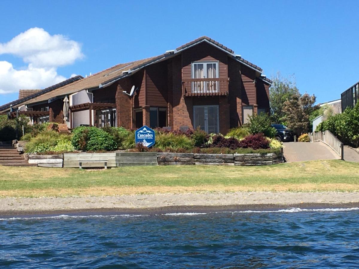 Cascades Lakefront Motel Taupo Exterior foto The house at 10000 Lake Washington Boulevard East, where the band recorded the album